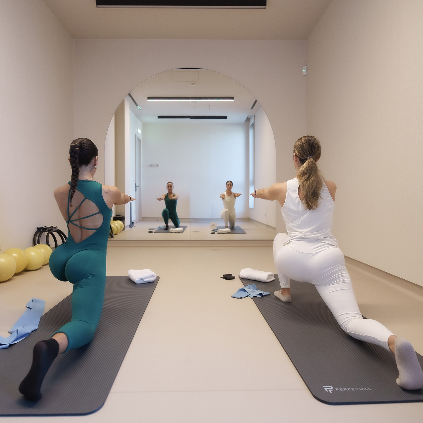 Fotografia da clínica Madrialli: Sala de Pilates Clínico